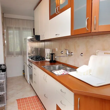 Hvar 4591b *
