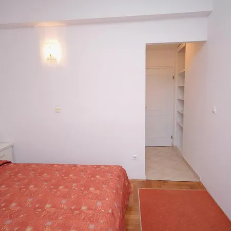 Hvar 4591b